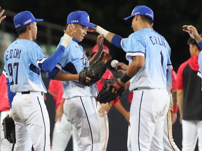 富邦悍将陈仕朋。（郑任南摄）