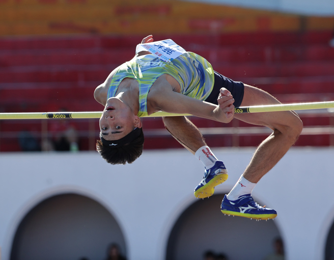 叶柏廷在台湾国际田径公开赛男子跳高拆摘金。（大会提供）