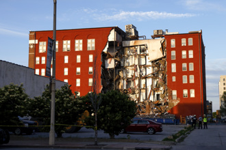 美公寓部分坍塌傷亡不明 「有一天會塌下來」一語成讖