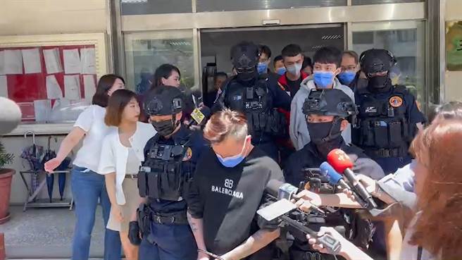 三峡警方将涉案15人全数逮捕送办。（警方提供）