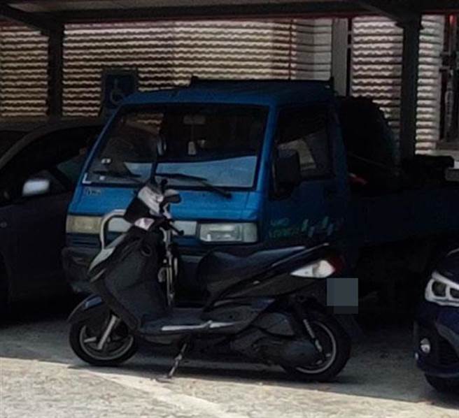 饲养猎犬户的货车遭警方採到可疑血迹。（读者提供／程炳璋台南传真）