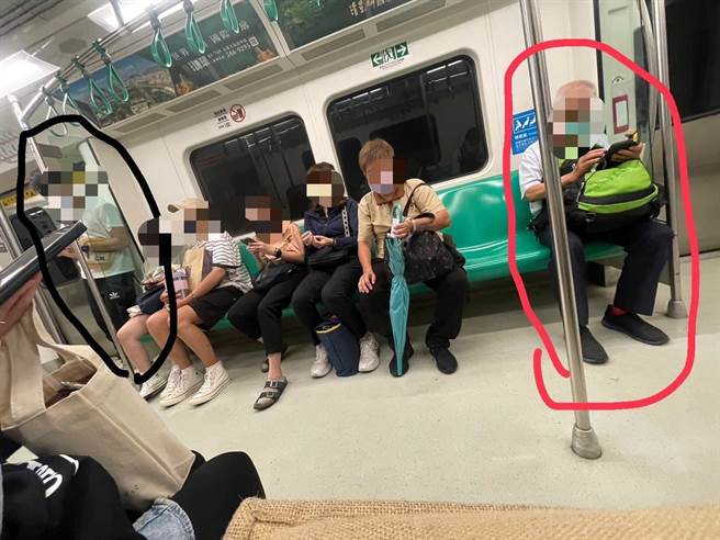 后续疑似男子还是让座给老翁，独自站在门边，令网友譁然表示「又不是没位子」。（摘自脸书社团爆废公社二馆）