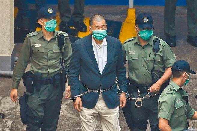 黎智英勾结外国势力案申请永久终止聆讯，港媒：3国安法官书面判词一致否决。（中新社）