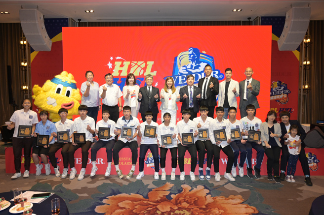 2023威德眾星计划颁奖典礼颁奖合照。（高中体总提供）