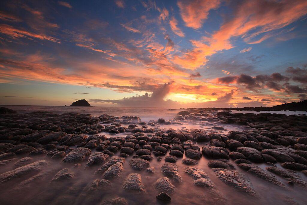 世界秘境－在「全球21個最美日出觀測點」欣賞晨曦破曉，一起把大海變乾淨。　圖：北海岸及觀音山國家風景區管理處／提供
