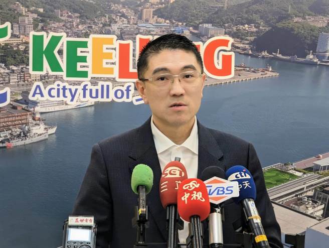 对施政满意调查的成绩，基隆市长谢国梁表示，虚心接受外界意见，会继续努力。（张志康摄）