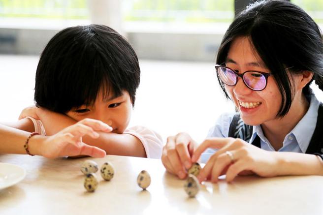 云品温泉酒店迎端午，举行立蛋挑战活动。（图／云朗观光提供）