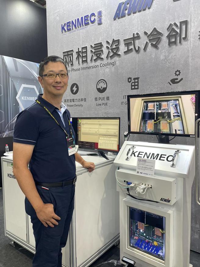 （广运携手其阳、工研院共同开发双相浸没式冷却系统。图中为广运集团执行长谢明凯。图／袁颢庭）