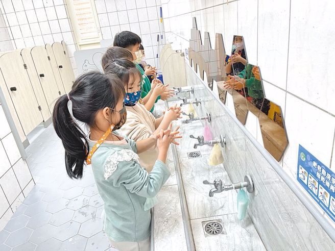 国内肠病毒疫情处于高原期，高于2017年以来同期，尤其以北区、南区和高屏区疫情还在上升阶段。（本报资料照）