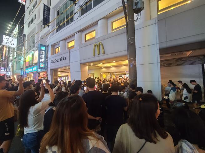 逢甲麦当劳昨日正式熄灯。（图／逢甲疯夜市授权提供）