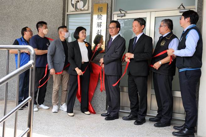 云林县虎尾镇殡仪馆「负压解剖室」启用，兼顾安全与尊严。（云林县政府提供／张朝欣云林传真）