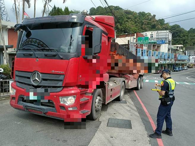 行驶台七线大车注意，大溪警方展开为期2周大执法。(警方提供／吕筱蝉桃园传真)
