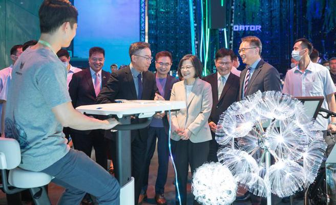 （总统蔡英文30日出席台北国际电脑展开幕典礼。图／总统府提供）