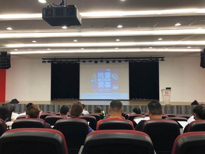 桃园市经发局在世客博主展馆旁设置美食市集，预计招募40摊进驻，长达66天展期全面免收租，30日举行桃客飨乐招商说明会。(蔡依珍摄)