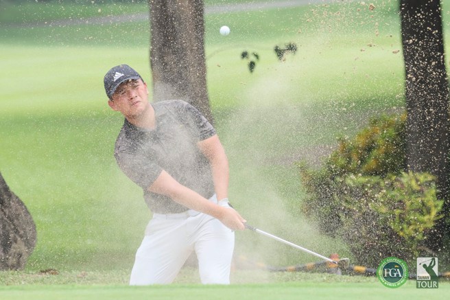 林晟毓在ThreeBond模范父亲挑战赛第一回合击出69杆，暂并列第一。（TPGA提供）