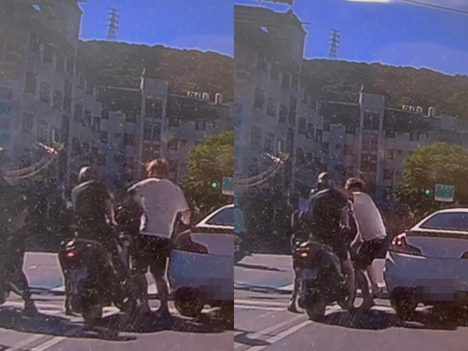 驾驶亮棍回呛骑士，接着竟直接下车朝骑士「安全帽」一阵暴打，至少挥拳重砸15次，都是打在安全帽上。（翻摄自脸书「爆料公社」）