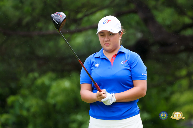 第30届台湾业余高球锦标赛第一回合，女子组台湾选手陈俋儒以70杆单独领先。（中华高协提供）