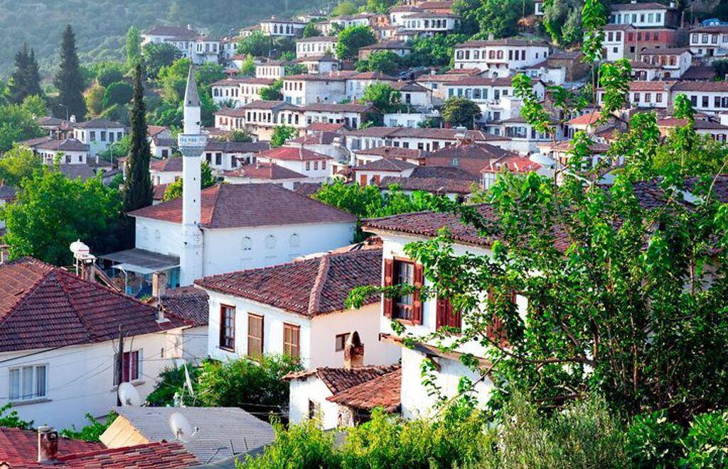 純樸的希臘小鎮席林傑。　圖：shutterstock／來源
