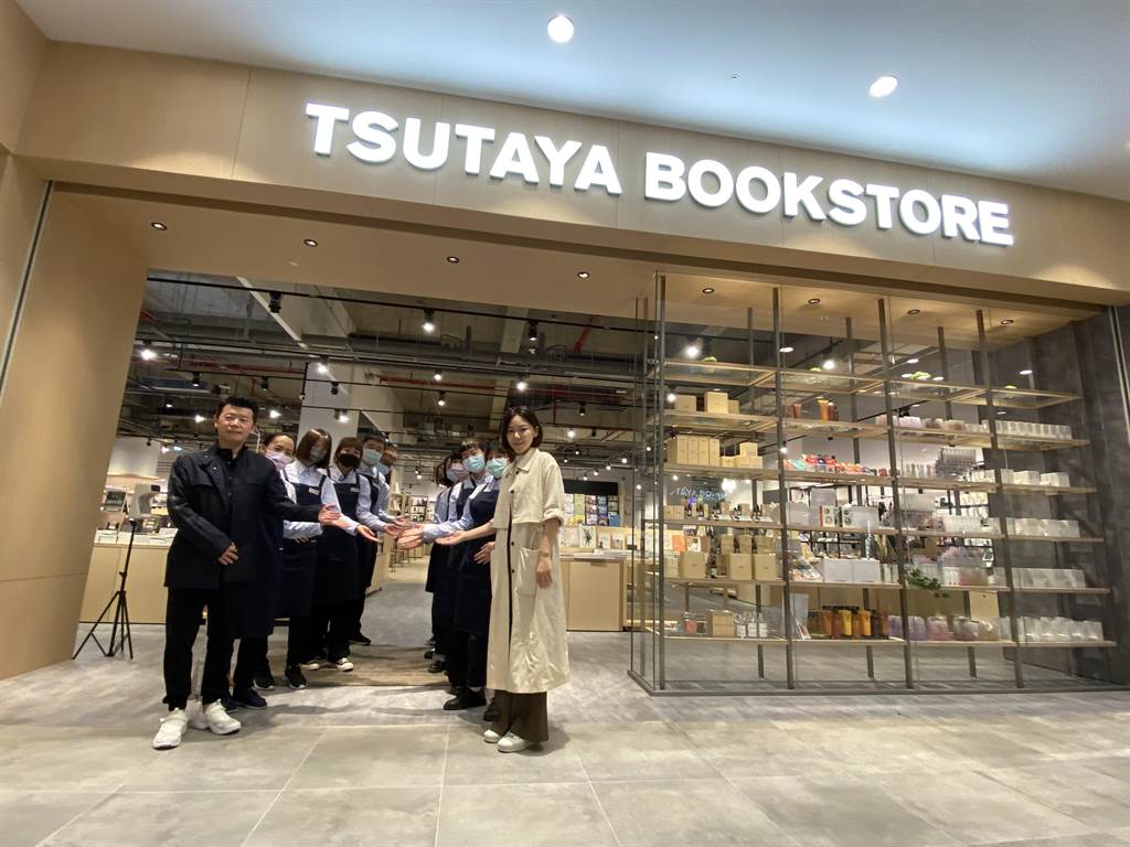 日系知名書店TSUTAYA（蔦屋書店）LaLaport台中店6月1日要正式開門迎賓了。（馮惠宜攝）