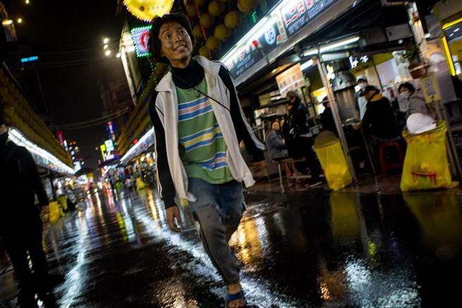 庄岳为角色不健康瘦身伤身体。（大爱电视台提供）