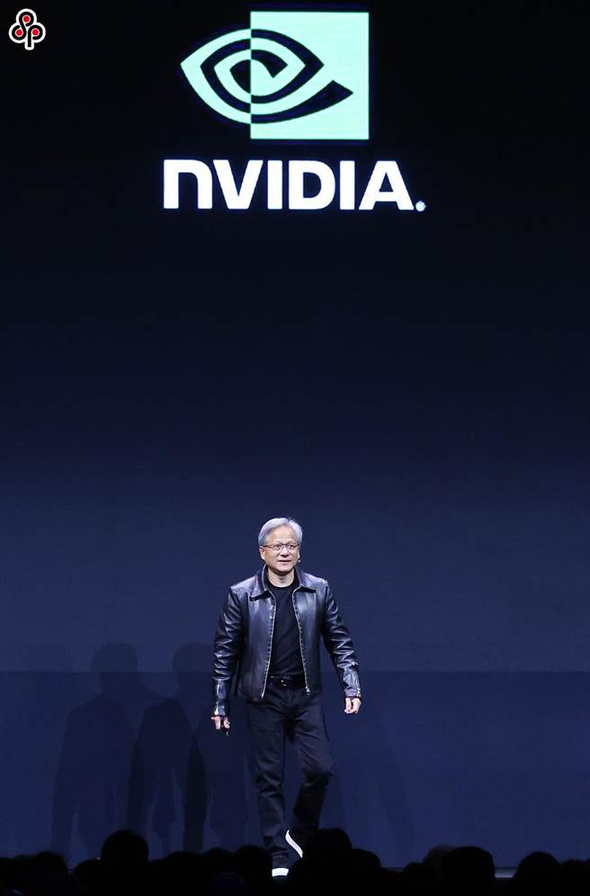 日前网友挖出黄仁勋日前于电脑展上的皮衣品牌为dunhill。（陈俊吉摄）