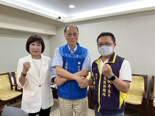 吕玉玲亲自出席民调发布记者会。(蔡依珍摄)