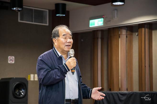 东方风能母公司宏华营造总经理陈宗邦日前参加训练班开课仪式。(东方风能公司提供)