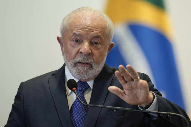 巴西总统鲁拉（Luiz Inácio Lula da Silva）昨天与委内瑞拉总统马杜洛（Nicolás Maduro）举行双边会议后在记者会上表示，针对委内瑞拉「反民主和威权主义的叙事」是被构建出来。（图/ 美联社）
