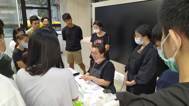 新北市青年局青职基地开办各类有趣课程。(图/新北市青年局提供)
