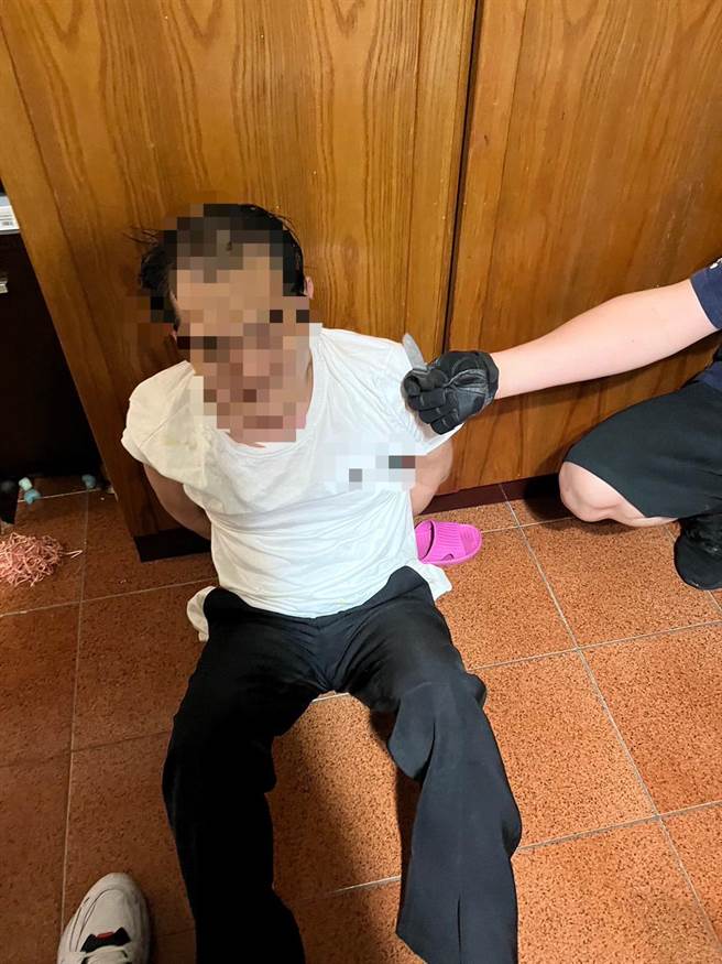 警方查获到郑男，发现他是毒品通缉犯。（翻摄照片／林郁平台北传真）