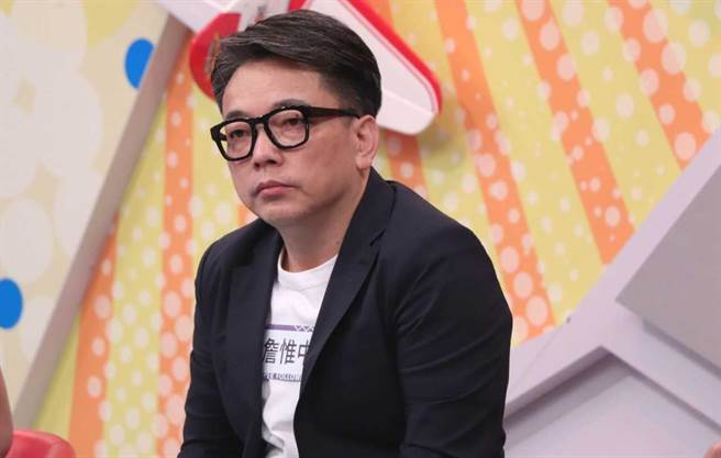 詹惟中入住新房却每天被吵到精神耗弱。（中天综合台提供）