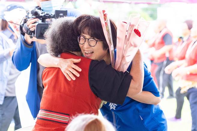 台东县长饶庆铃在2023远见县市长施政满意度排名跃升至全国第4名。（台东县政府提供／蔡旻妤台东传真）