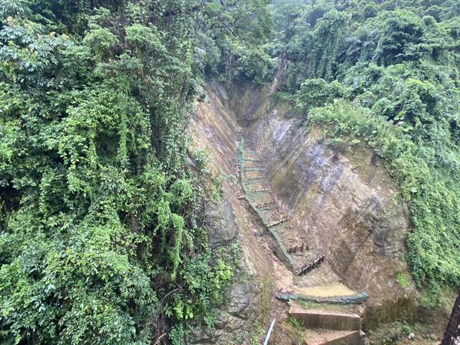 基隆市暖暖区去年发生土石流的地区，因为还没做好水保，受灾户担心颱风若带来大雨，可能会让旧事重演。（张志康摄）