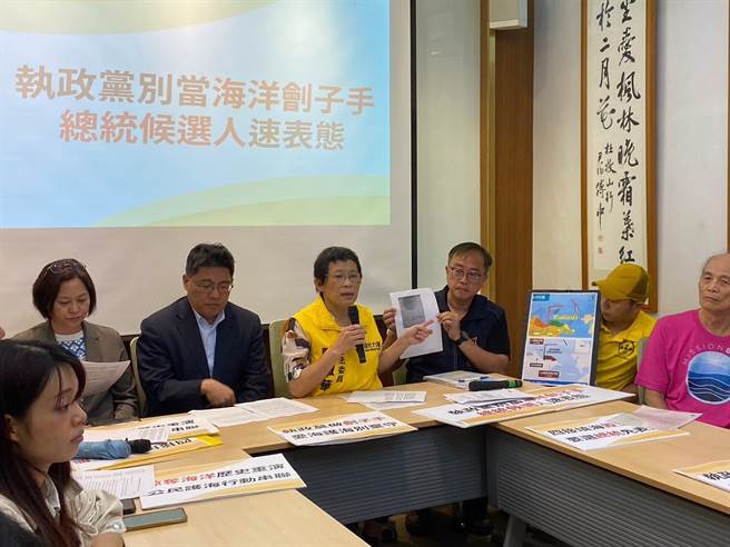 基隆四接6月2日闯关环评，环团促总统候选人速表态。（陈椒华提供／杨亚璇台北传真）