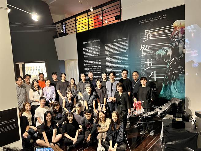 阳明交大应用艺术所、建筑所获国科会补助，邀请台南艺术大学共同举办「异质共生」联展。（王惠慧摄）