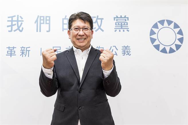 争取立委连任的林思铭说，面对各政党的竞争，他会更加努力，争取选民继续支持。（罗浚滨摄）