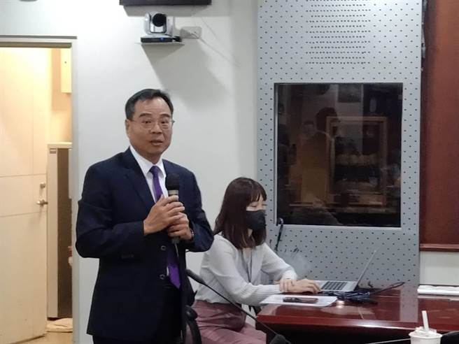 法务部检察司长郭永发说明强化查缉通缉犯措施（陈志贤摄）