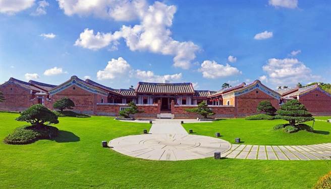 成美文化园其核心价值「百年成美公堂」为二进双护龙建筑格局，是顶新集团魏家古厝。（成美文化园／吴建辉彰化传真）