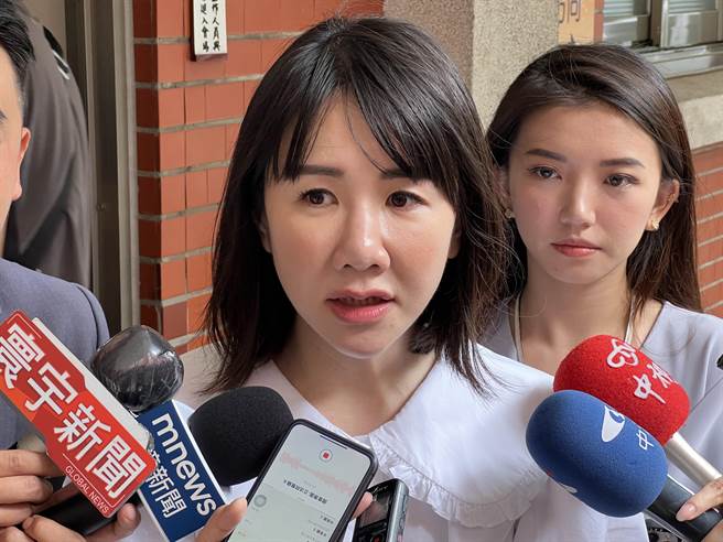谢衣鳯说，选战加温，民调本来就有高有低，党籍立委在讨论过程当中都同意，各项议题只要市长做出回应，若有抹黑或不实指控，大家都愿意共同澄清。（李奇叡摄）