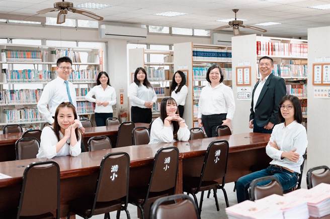 湖小建构出一套以「飞『阅』金湖，穿『阅』国际」为主题的阅读课程，持续有效的推动阅读教育。(图／金湖国小提供)