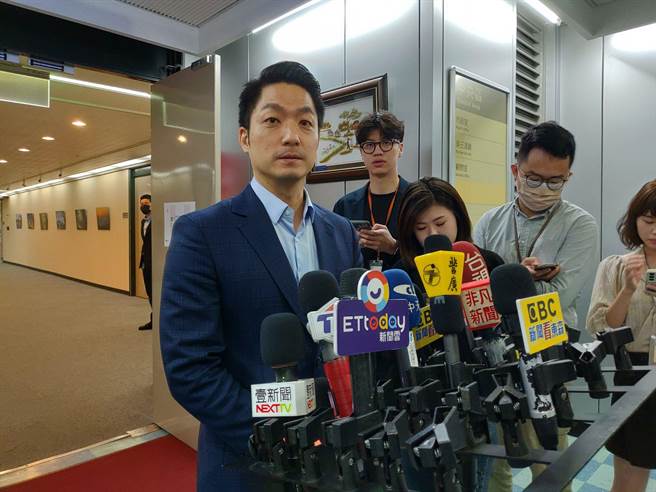 台北市长蒋万安1日上午接见台北市滑水协会前受访。（陈薏云摄）