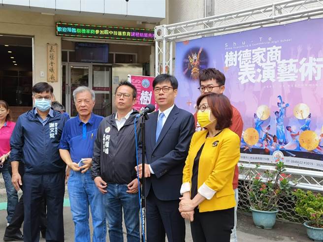 国民党总统参选人、新北市长侯友宜昨称高雄市是治安末段班，高雄市长陈其迈今日回应，基层警察同仁出生入死打击犯罪，所以高市府有责任，也会给予他们最大的鼓励。（崔正纲摄）