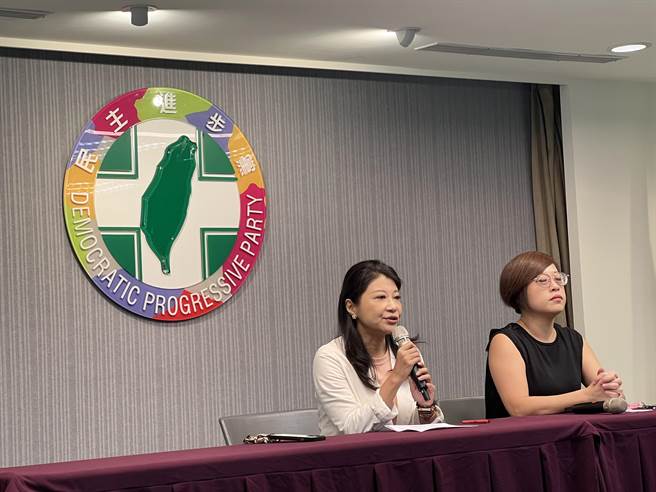 民进党前党工遭性骚吃案疑云  李晏榕（右）：据她所知，这起案子在党内并未启动任何调查程序（曾薏苹摄）