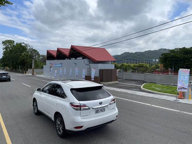 南投猪事文化园区紧邻名间亲子生态公园，为了服务路过台3线用路人及亲子游客，规画外带馆、货柜商场。（杨静茹摄）