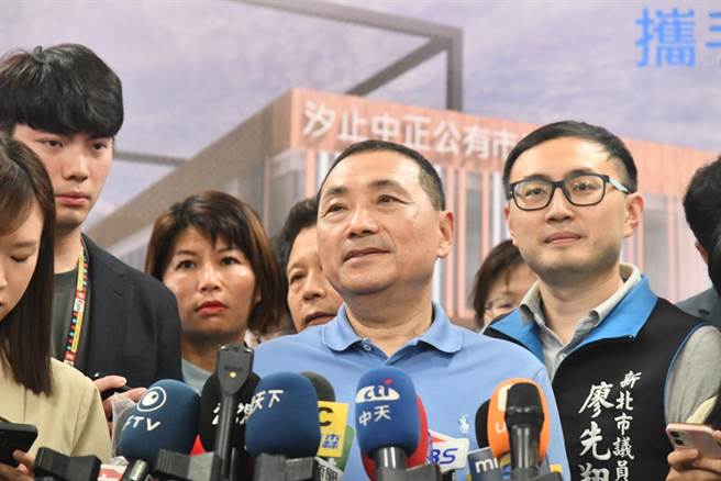 有关民进党的2025非核家园，新北市长侯友宜今怒呛：麦搁骗啊！（吕健豪摄）