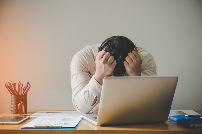 金牛座、天秤座、处女座、巨蟹座容易陷入职场忧郁中。（示意图／Shutterstock）