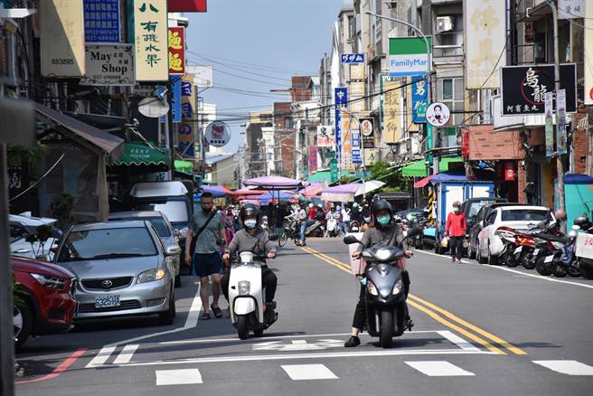 头份市中山市场改建案，有不肖人士假冒市公所人员企图讹诈外摊摊位租金。（谢明俊摄）