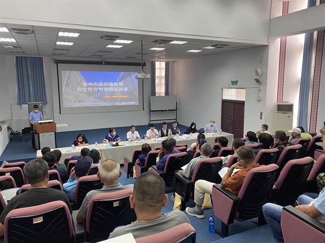 「原住民自制猎枪分区座谈会」昨于和平区登场。（警方提供)