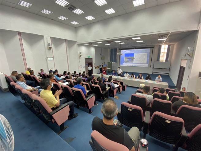 「原住民自制猎枪分区座谈会」昨于和平区登场。（警方提供)