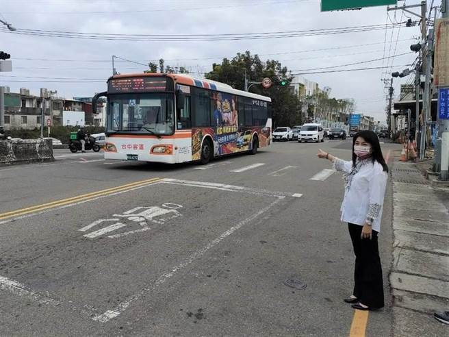 台中323路公车2月研拟从大肚延驶至南屯，交通局1日表示已通过审查，业者则表示积极筹办中。（本报资料照／潘虹恩台中传真）